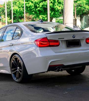 BMW-328i-2017