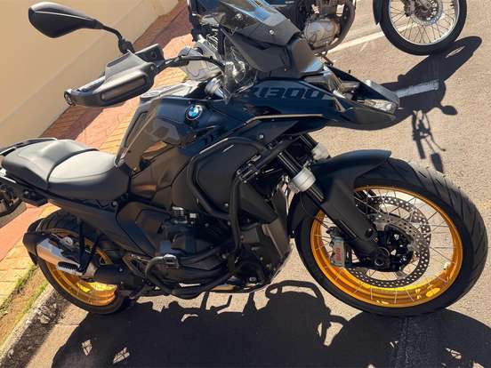 BMW-R 1300 GS TRIPLE BLACK BMW-R 1300 GS TRIPLE BLACK-2024