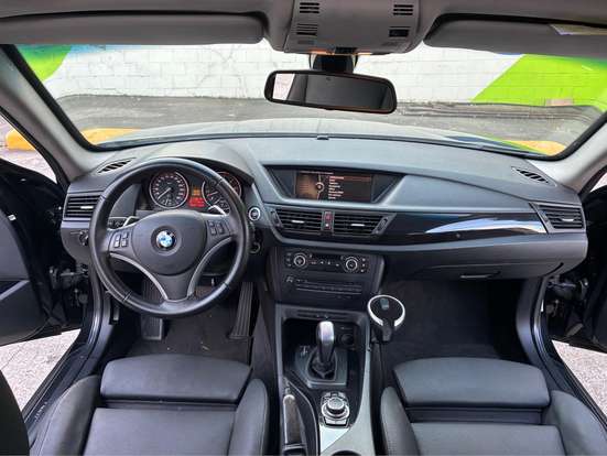 BMW-X1-2011