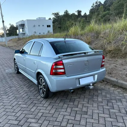 CHEVROLET ASTRA 2.0 MPFI ADVANTAGE 8V FLEX 4P MANUAL CHEVROLET ASTRA 2.0 MPFI ADVANTAGE 8V FLEX 4P MANUAL