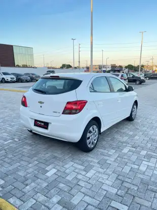 CHEVROLET-ONIX-1.4 MPFI LT 8V FLEX 4P MANUAL CHEVROLET-ONIX-2016