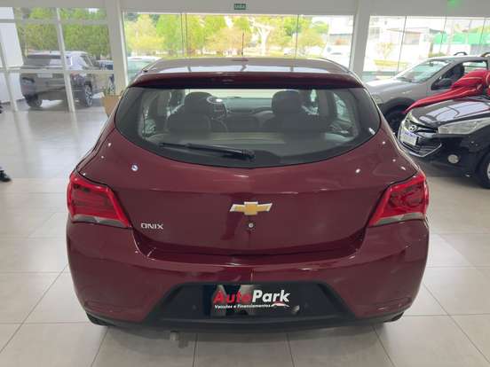 CHEVROLET-ONIX-2017