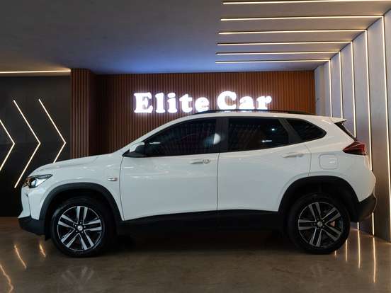 CHEVROLET-TRACKER-2023