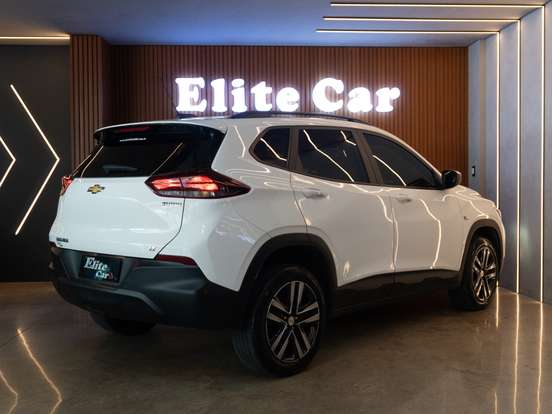 CHEVROLET-TRACKER-2023