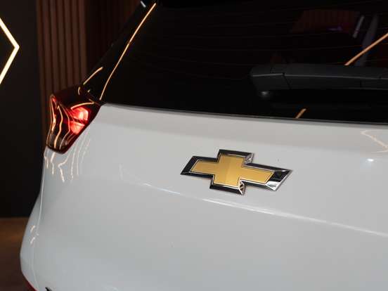CHEVROLET-TRACKER-2023