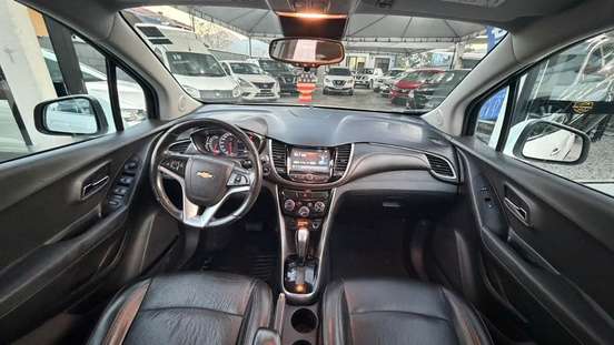 CHEVROLET-TRACKER-2017