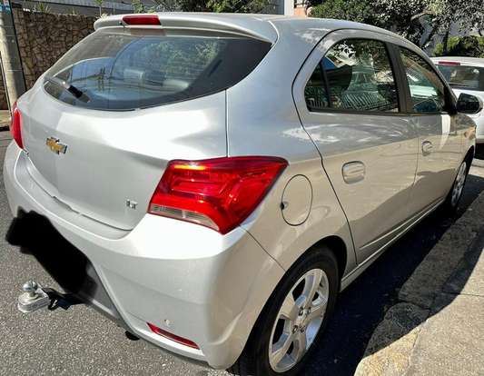 CHEVROLET-ONIX-2018