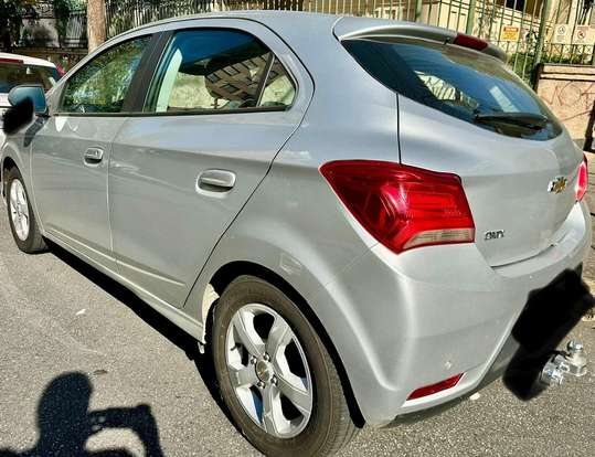 CHEVROLET-ONIX-2018