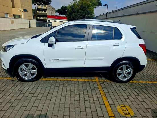 CHEVROLET-TRACKER-2018