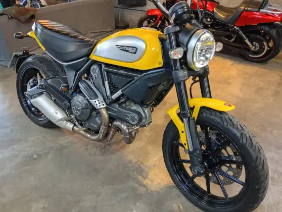 DUCATI SCRAMBLER ICON 