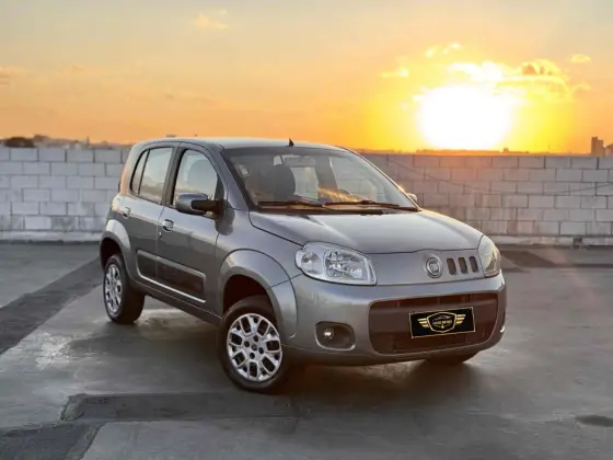 FIAT UNO 1.0 EVO VIVACE 8V FLEX 4P MANUAL FIAT UNO 1.0 EVO VIVACE 8V FLEX 4P MANUAL