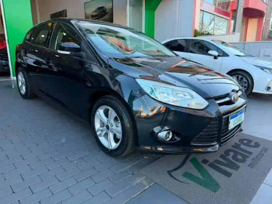 FORD FOCUS 1.6 SE 16V FLEX 4P POWERSHIFT FORD FOCUS 1.6 SE 16V FLEX 4P POWERSHIFT