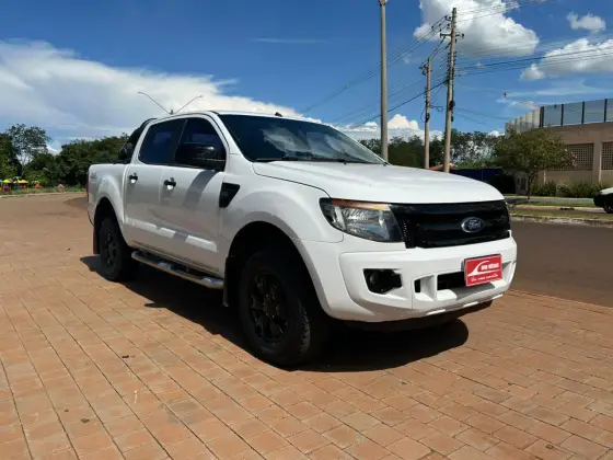 FORD RANGER 2.2 XLS 4X4 CD 16V DIESEL 4P MANUAL FORD RANGER 2.2 XLS 4X4 CD 16V DIESEL 4P MANUAL