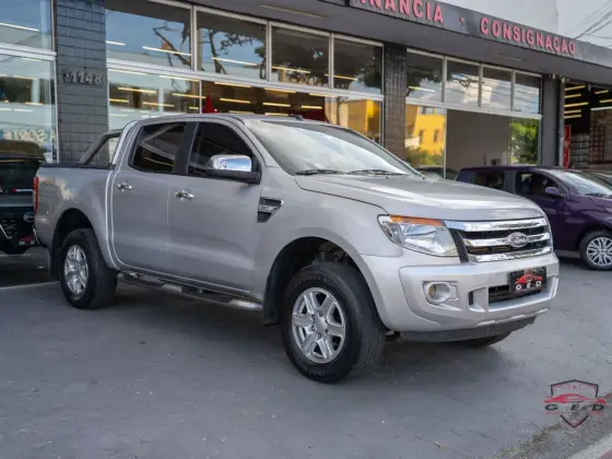 FORD RANGER 3.2 XLT 4X4 CD 20V DIESEL 4P AUTOMÁTICO FORD RANGER 3.2 XLT 4X4 CD 20V DIESEL 4P AUTOMÁTICO