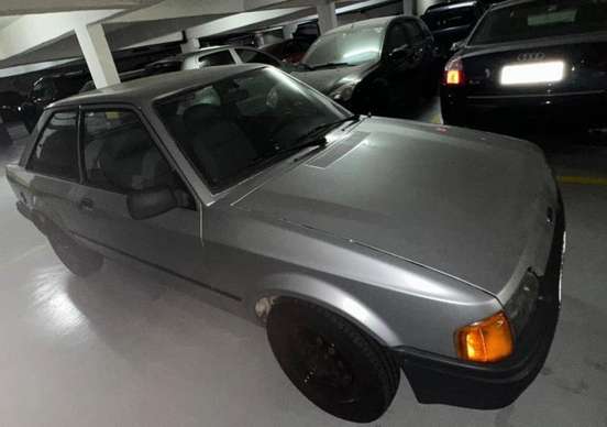 FORD-ESCORT-1989