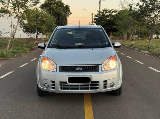 FORD FIESTA 1.6 MPI HATCH 8V FLEX 4P MANUAL