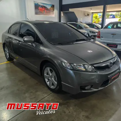 HONDA CIVIC 1.8 LXS 16V FLEX 4P AUTOMÁTICO HONDA CIVIC 1.8 LXS 16V FLEX 4P AUTOMÁTICO