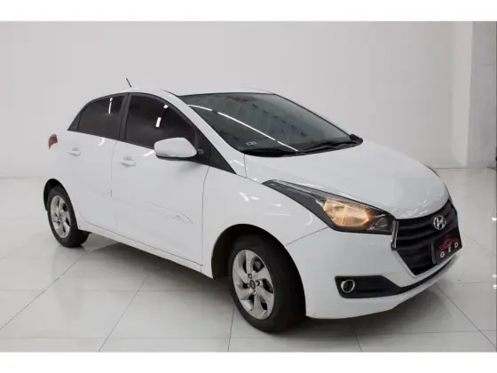 HYUNDAI HB20 1.6 COMFORT PLUS 16V FLEX 4P MANUAL HYUNDAI HB20 1.6 COMFORT PLUS 16V FLEX 4P MANUAL