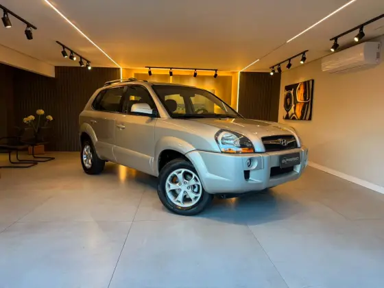 HYUNDAI TUCSON 2.0 MPFI GL 16V 142CV 2WD GASOLINA 4P AUTOMÁTICO