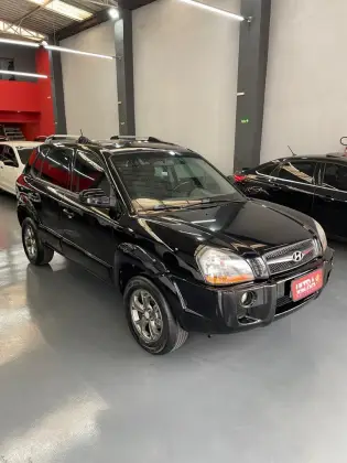 HYUNDAI TUCSON 2.0 MPFI GLS 16V 143CV 2WD GASOLINA 4P AUTOMÁTICO