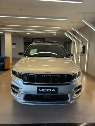 JEEP COMMANDER 2.0 TD380 TURBO DIESEL OVERLAND AT9 JEEP COMMANDER 2.0 TD380 TURBO DIESEL OVERLAND AT9