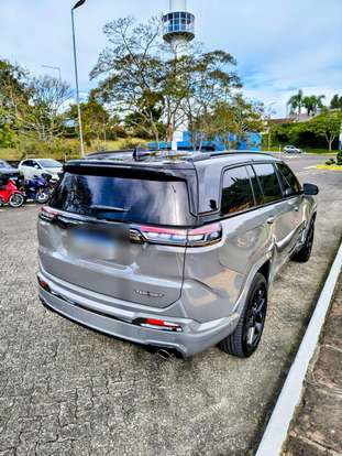 JEEP-COMMANDER-2024