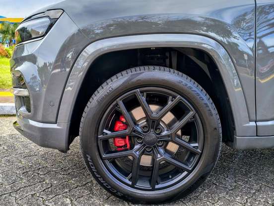 JEEP-COMMANDER-2.0 HURRICANE 4 TURBO GASOLINA BLACKHAWK AT9 JEEP-COMMANDER-2024