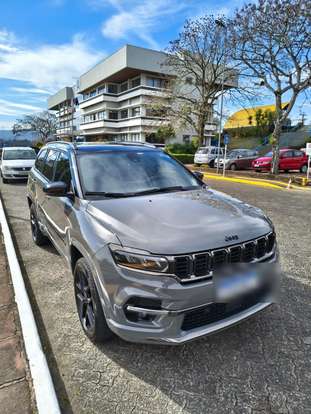JEEP-COMMANDER-2024