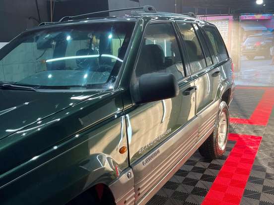 JEEP-GRAND CHEROKEE-4.0 LAREDO 4X4 6I 12V GASOLINA 4P AUTOMÁTICO JEEP-GRAND CHEROKEE-1997