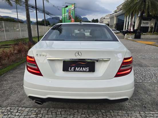 MERCEDES-BENZ-C 200-1.8 CGI AVANTGARDE 16V GASOLINA 4P AUTOMÁTICO MERCEDES-BENZ-C 200-2014