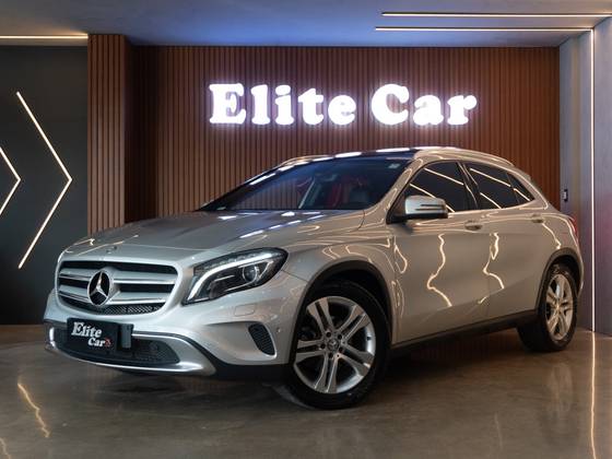 MERCEDES-BENZ GLA 200 1.6 CGI VISION 16V TURBO FLEX 4P AUTOMÁTICO