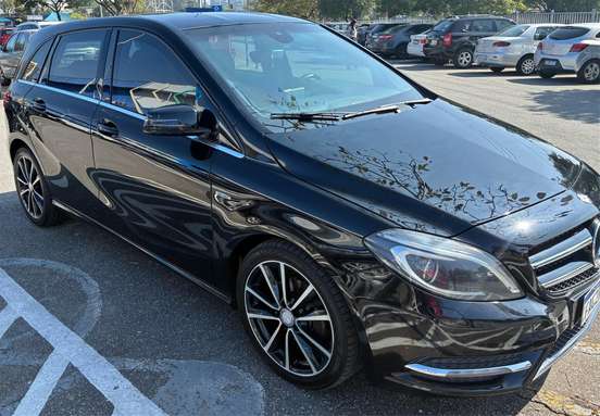 MERCEDES-BENZ-B 200-2012