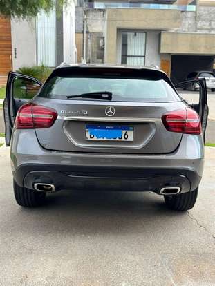 MERCEDES-BENZ-GLA 200-2018