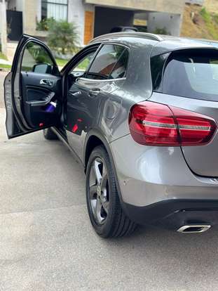 MERCEDES-BENZ-GLA 200-2018