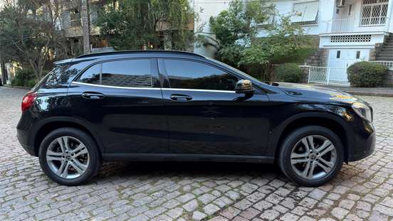 MERCEDES-BENZ-GLA 200-2019