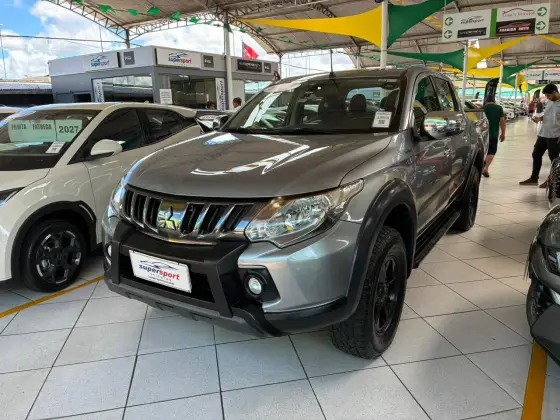 MITSUBISHI L200 TRITON 2.4 16V TURBO DIESEL OUTDOOR HPE CD 4X4 AUTOMÁTICO MITSUBISHI L200 TRITON 2.4 16V TURBO DIESEL OUTDOOR HPE CD 4X4 AUTOMÁTICO