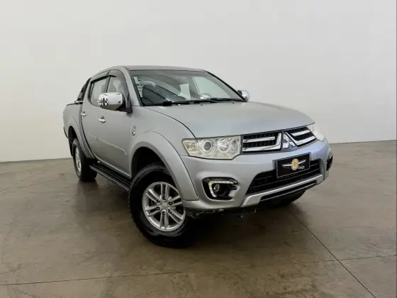 MITSUBISHI L200 TRITON 3.5 HPE 4X4 CD V6 24V FLEX 4P AUTOMÁTICO MITSUBISHI L200 TRITON 3.5 HPE 4X4 CD V6 24V FLEX 4P AUTOMÁTICO