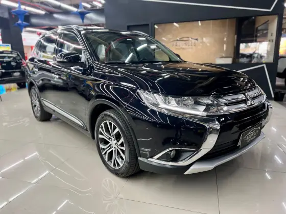 MITSUBISHI OUTLANDER 2.2 4X4 16V DIESEL 4P AUTOMÁTICO MITSUBISHI OUTLANDER 2.2 4X4 16V DIESEL 4P AUTOMÁTICO