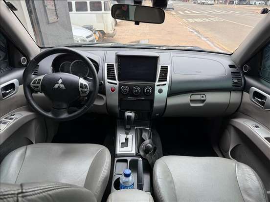 MITSUBISHI-PAJERO DAKAR-2010