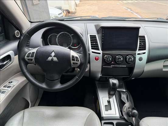MITSUBISHI-PAJERO DAKAR-2010