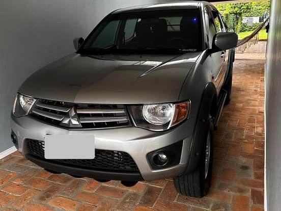 MITSUBISHI-L200 TRITON-3.2 GLS 4X4 CD 16V TURBO INTERCOLER DIESEL 4P MANUAL MITSUBISHI-L200 TRITON-2013