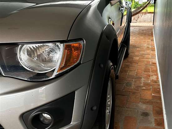 MITSUBISHI-L200 TRITON-3.2 GLS 4X4 CD 16V TURBO INTERCOLER DIESEL 4P MANUAL MITSUBISHI-L200 TRITON-2013