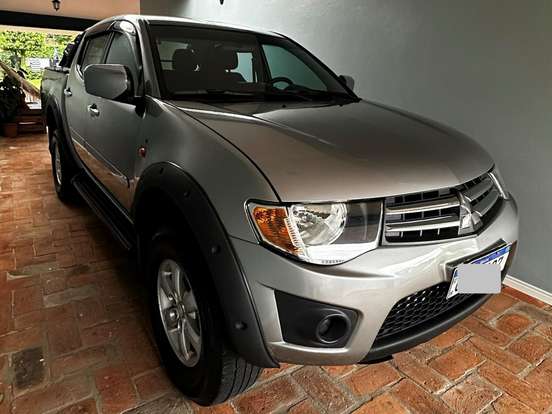 MITSUBISHI-L200 TRITON-3.2 GLS 4X4 CD 16V TURBO INTERCOLER DIESEL 4P MANUAL MITSUBISHI-L200 TRITON-2013