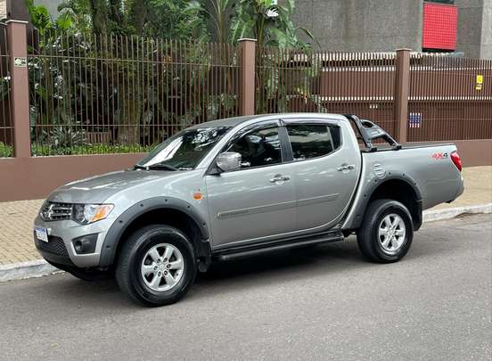 MITSUBISHI-L200 TRITON-2013