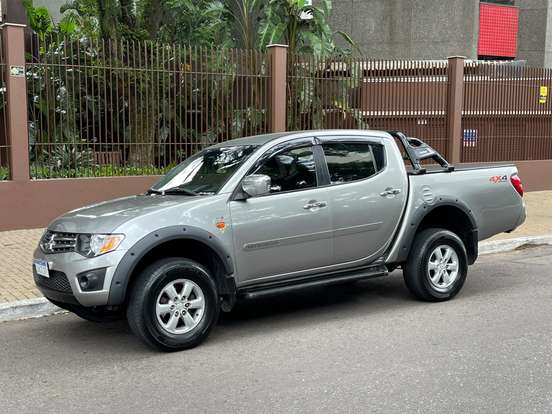 MITSUBISHI-L200 TRITON-3.2 GLS 4X4 CD 16V TURBO INTERCOLER DIESEL 4P MANUAL MITSUBISHI-L200 TRITON-2013