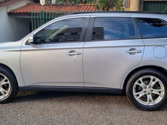 MITSUBISHI-OUTLANDER-2.0 16V GASOLINA 4P AUTOMÁTICO MITSUBISHI-OUTLANDER-2013