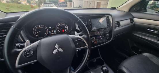 MITSUBISHI-OUTLANDER-2013