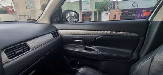MITSUBISHI-OUTLANDER-2013