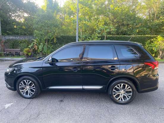 MITSUBISHI-OUTLANDER-2.0 16V GASOLINA 4P AUTOMÁTICO MITSUBISHI-OUTLANDER-2015