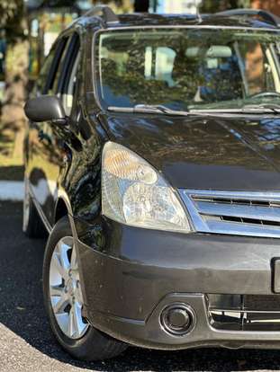 NISSAN-LIVINA-2012
